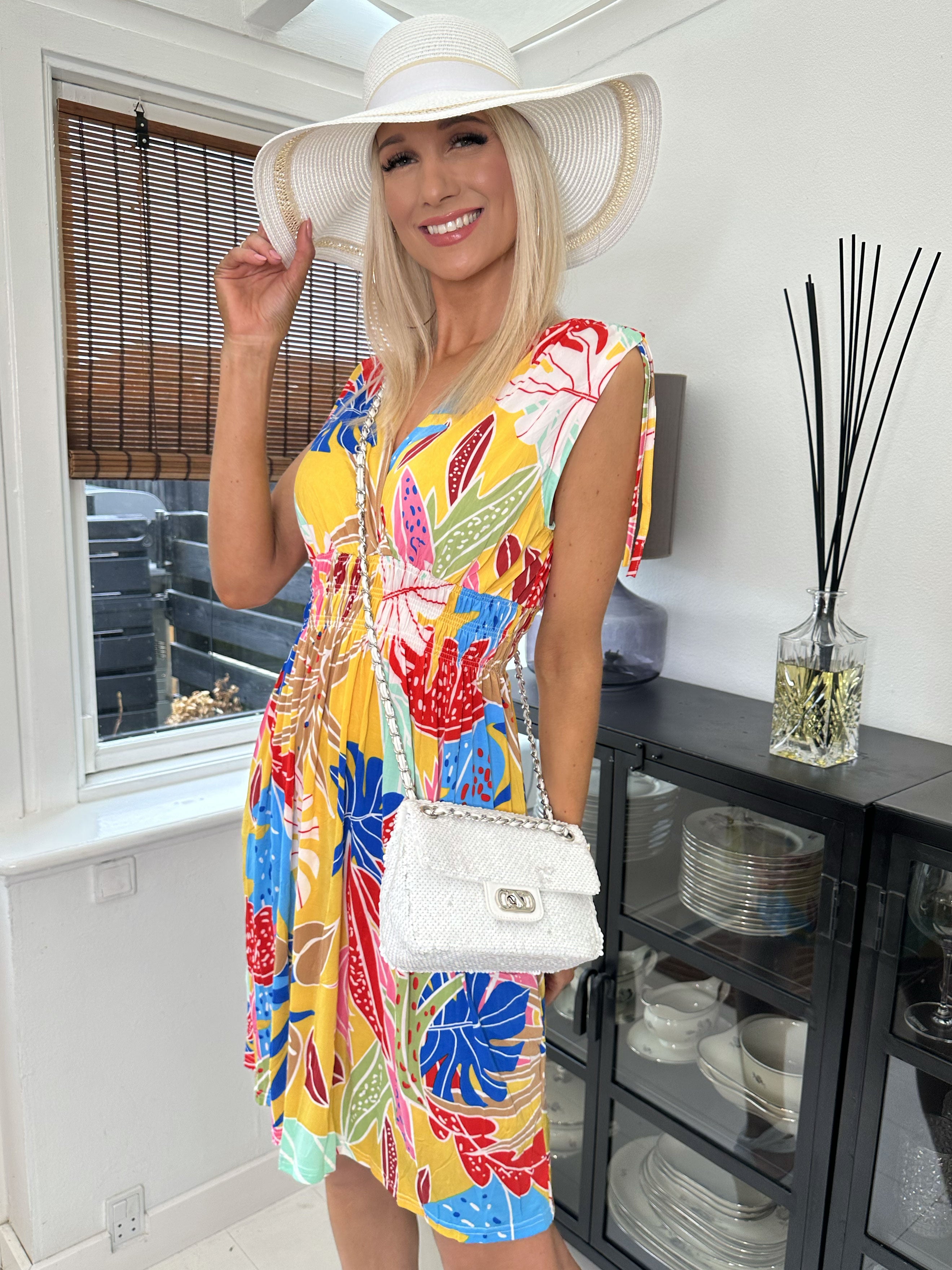 Pams Multi Short - Kort elastisk kjole i krølfrit stof